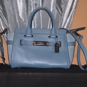 Authentic Coach swagger bag with Tea Rose hangtag